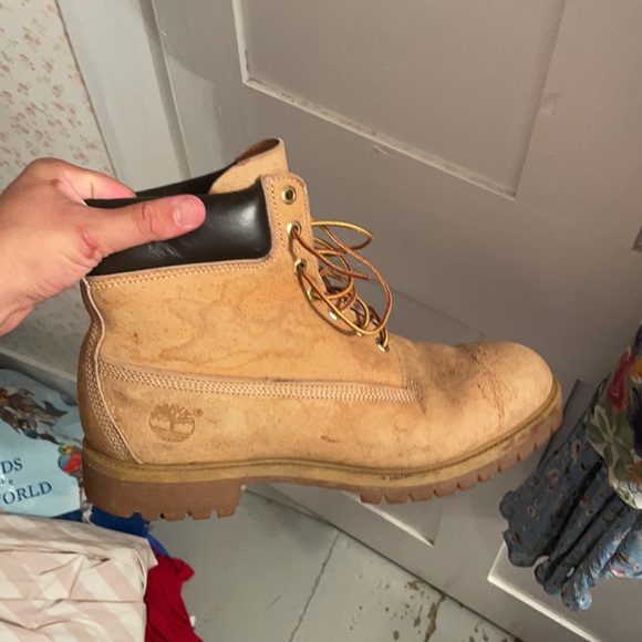 Selling used size thirteen Timberlands - Picture 2 of 8